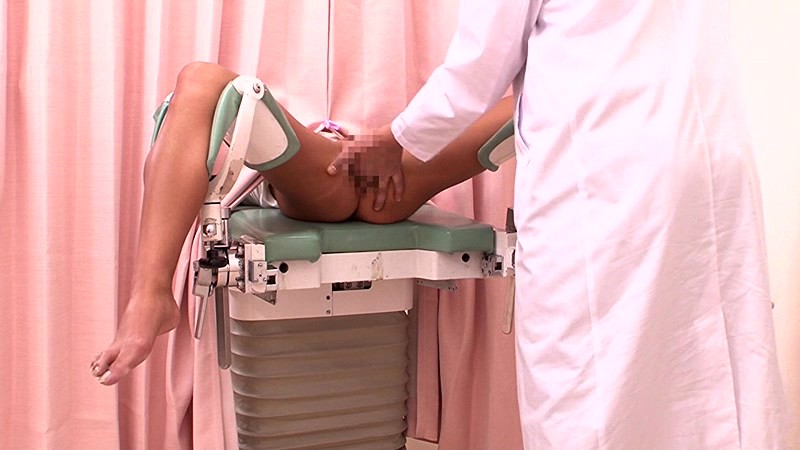 妊娠検査中に媚薬を注入された黒ギャルはカーテン越しに甘えた声で目先のチ○ポを求めイキまくる